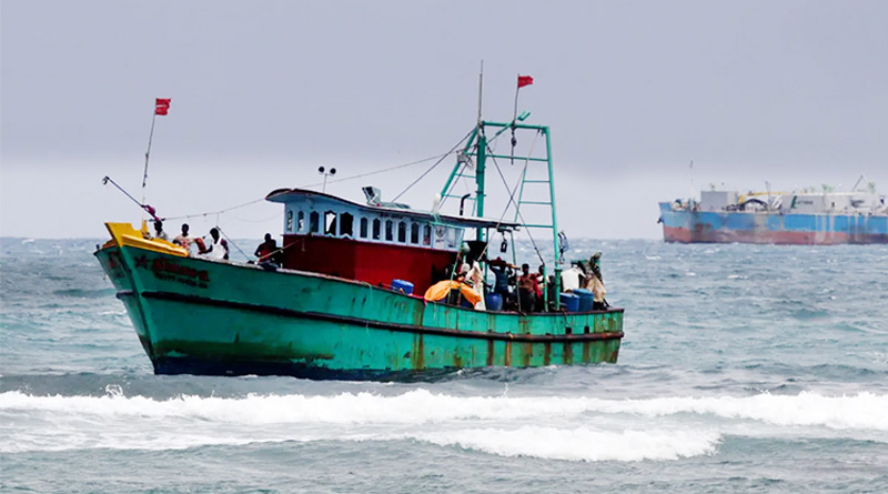 Navy has arrested 14 fishermen and their mechanised boats.