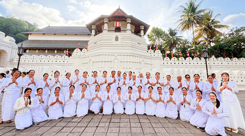 Wind & Waves Travels Brings Myanmar Tourist Groups to Kandy Esala Perahera Wind & Waves Travels Brings Myanmar Tourist Groups to Kandy Esala Perahera